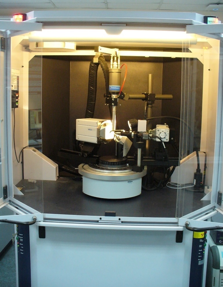 Монокристальный трёхкружный дифрактометр SMART APEX фирмы Bruker